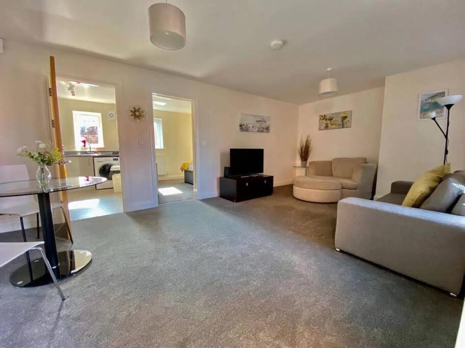 No12-Luxe Living Guest Apartment- 1 Bed-Garden-Private Parking-Wifi-Beach-Cityスウォンジー エクステリア 写真